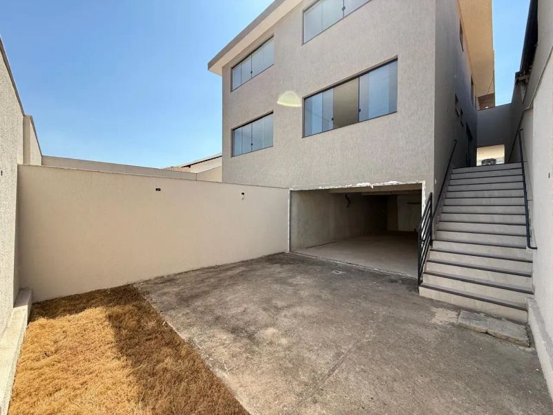 Casa com 3 quartos — Santa Branca, Belo Horizonte