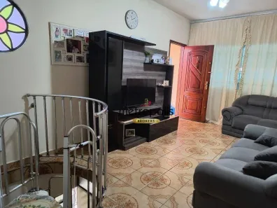 Sobrado com 4 Quartos à venda, 300m² no Taboão, Diadema