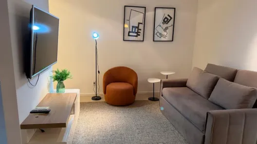 Apartamento com 3 Quartos para alugar, 80m² no Jardim Goiás, Goiânia