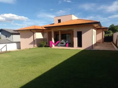 Casa com 3 Quartos à venda, 220m² no Medeiros, Jundiaí