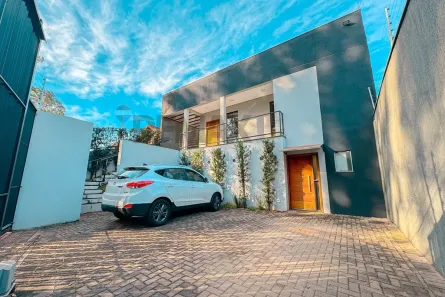 Casa com 3 Quartos à venda, 225m² no Bancários, Londrina