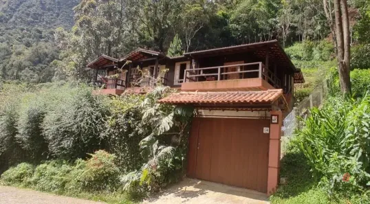 Casa com 3 Quartos à venda, 1300m² no Retiro, Petrópolis