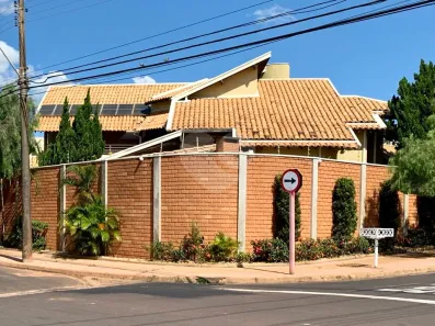 Sobrado com 3 Quartos à venda, 415m² no Vila Velosa, Araraquara