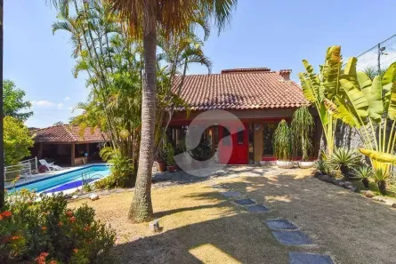 Casa com 3 Quartos à venda, 477m² no Maria Paula, Niterói