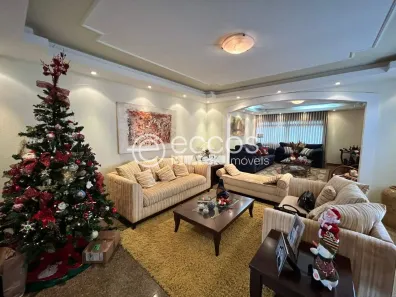 Apartamento com 4 Quartos à venda, 229m² no Fundinho, Uberlândia