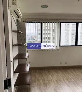 Sala Comercial à venda, 32m² no Santo Amaro, São Paulo