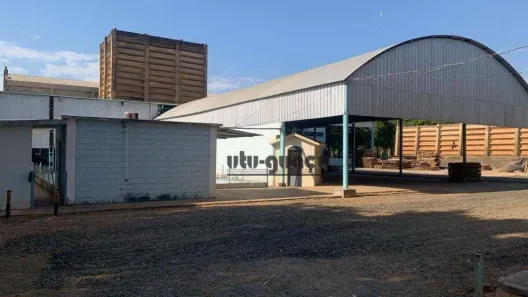 Galpão/Depósito/Armazém para venda ou aluguel, 1800m² no , Bocaina