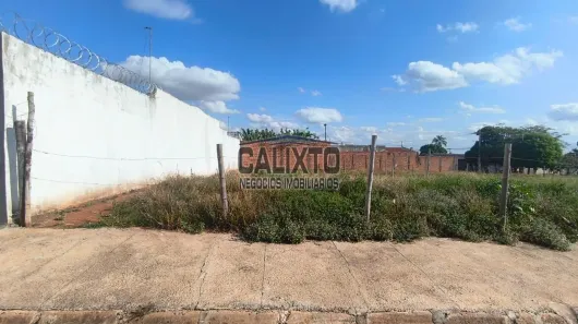 Lote/Terreno à venda, 250m² no São Jorge, Uberlândia