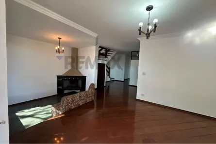 Casa com 3 Quartos para alugar, 250m² no Jardim Londrina, São Paulo