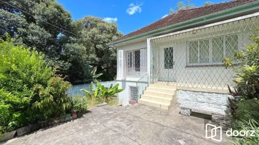 Casa com 4 Quartos à venda, 300m² no Teresópolis, Porto Alegre