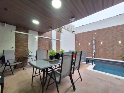 Sobrado com 4 Quartos à venda, 180m² no Vila Valença, São Vicente