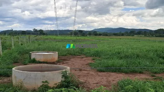 Fazenda/Sítio com 1 Quarto à venda, 68m² no Senhora da Glória, Santo Hipólito