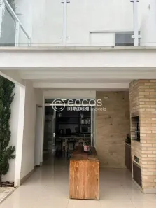 Casa com 3 Quartos à venda, 175m² no Laranjeiras, Uberlândia