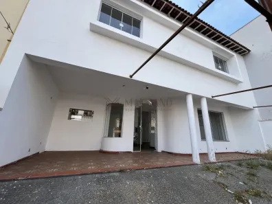 Imóvel Comercial com 4 Quartos para venda ou aluguel, 242m² no Centro, Bauru