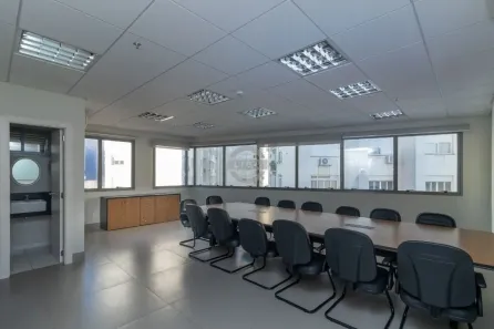 Sala Comercial para venda ou aluguel, 51m² no Floresta, Porto Alegre