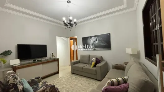 Casa com 2 Quartos à venda, 97m² no Cidade Jardim, Uberlândia