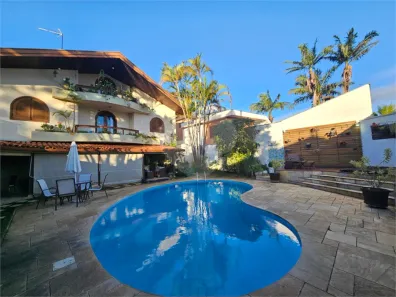 Sobrado com 4 Quartos à venda, 330m² no Interlagos, São Paulo