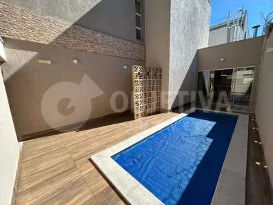 Casa de Condomínio com 3 Quartos à venda, 220m² no Granja Marileusa, Uberlândia