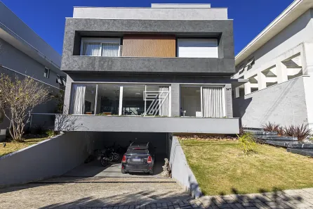 Casa de Condomínio com 4 Quartos à venda, 330m² no São Braz, Curitiba