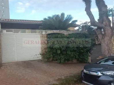 Casa com 3 Quartos à venda, 226m² no Bosque da Saúde, São Paulo