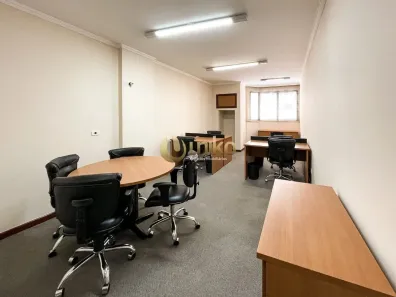 Sala Comercial à venda, 30m² no Centro, Curitiba