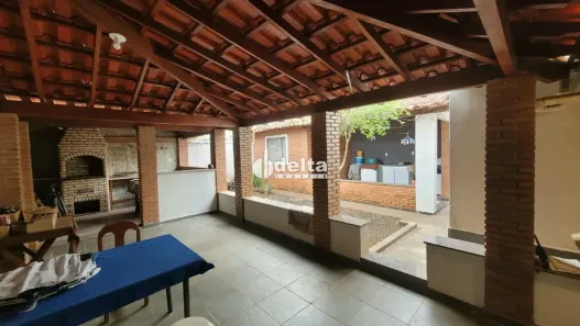 Casa com 4 Quartos à venda, 270m² no Planalto, Uberlândia