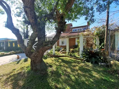 Sobrado com 5 Quartos à venda, 200m² no Laranjal, Pelotas