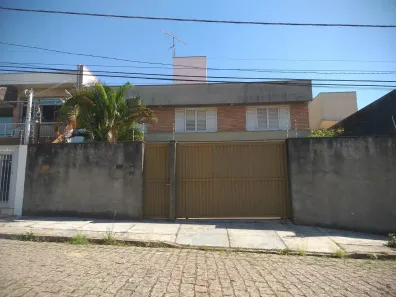 Sobrado com 3 Quartos à venda, 276m² no Vila Roma, Salto