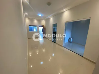 Casa com 2 Quartos à venda, 75m² no Novo Mundo, Uberlândia