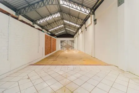 Galpão/Depósito/Armazém à venda, 276m² no São Geraldo, Porto Alegre