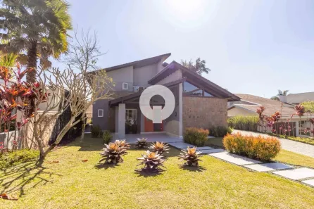 Casa de Condomínio com 4 Quartos à venda, 354m² no Pineville, Pinhais