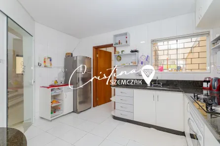 Sobrado com 3 Quartos à venda, 241m² no Guabirotuba, Curitiba
