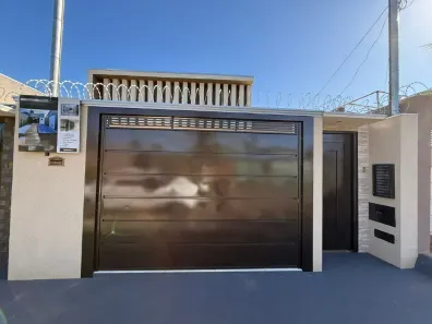 Casa com 3 Quartos à venda, 120m² no Jardim Tijuca, Campo Grande