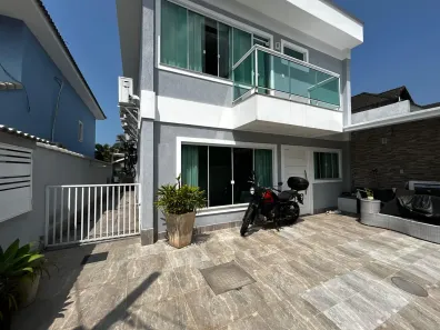 Casa de Condomínio com 4 Quartos para alugar, 180m² no Vargem Pequena, Rio de Janeiro