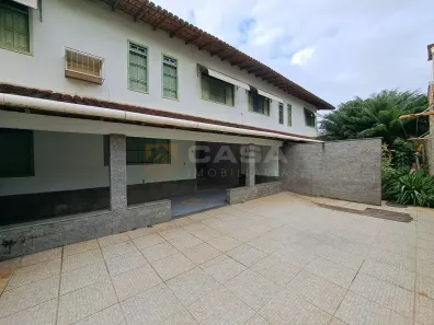 Casa com 5 Quartos à venda, 300m² no Parque Santa Fé, Serra