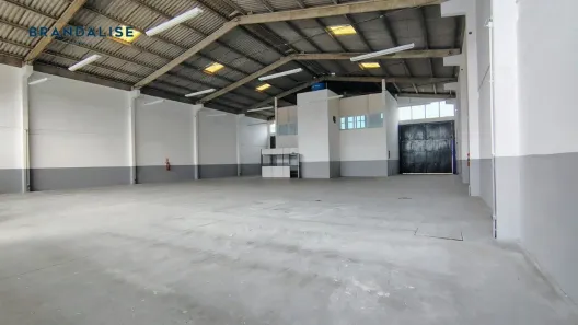Galpão/Depósito/Armazém para alugar, 717m² no Niterói, Canoas