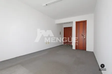 Sala Comercial à venda, 23m² no Passo da Areia, Porto Alegre