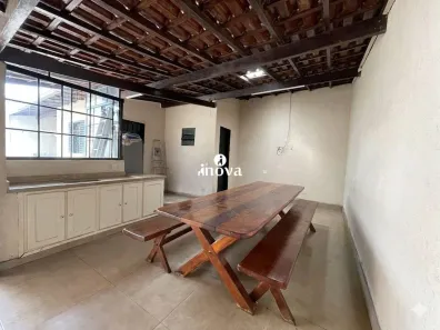 Casa com 3 Quartos à venda, 218m² no Vila Olímpica, Uberaba