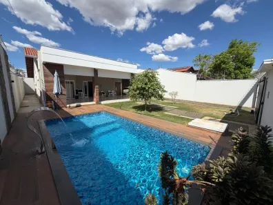 Casa com 3 Quartos à venda, 210m² no Plano Diretor Sul, Palmas