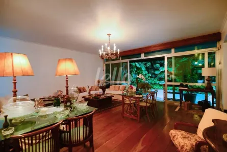 Casa com 5 Quartos à venda, 317m² no Campo Belo, São Paulo
