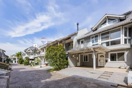 Casa de Condomínio com 4 Quartos à venda, 308m² no Sarandi, Porto Alegre