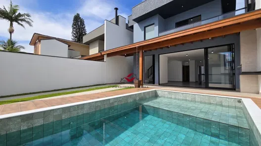 Sobrado com 4 Quartos à venda, 162m² no Balneário Califórnia, Caraguatatuba