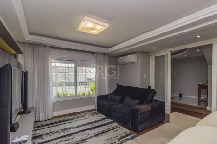 Casa com 4 Quartos à venda, 300m² no Partenon, Porto Alegre