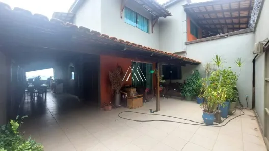 Casa com 6 Quartos à venda, 366m² no Morada Nova, Itaúna