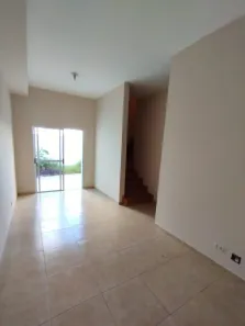 Casa com 3 Quartos para alugar, 90m² no Granja Viana, Cotia