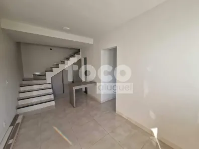 Casa com 2 Quartos para alugar, 75m² no Novo Mundo, Uberlândia