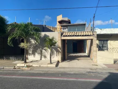 Casa com 5 Quartos à venda, 200m² no Montese, Fortaleza