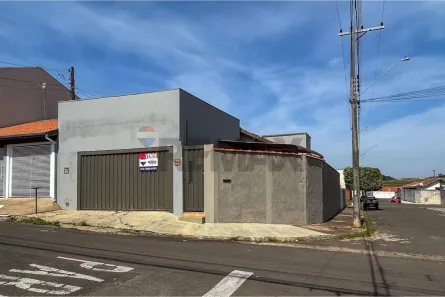Casa com 3 Quartos à venda, 172m² no Vila Guimarães, Botucatu