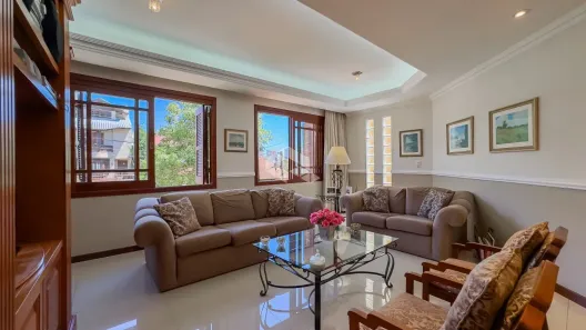 Casa com 3 Quartos à venda, 261m² no Chácara das Pedras, Porto Alegre