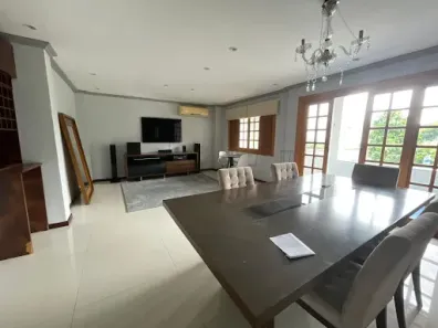 Casa com 5 Quartos para alugar, 400m² no Centro, Nova Iguaçu